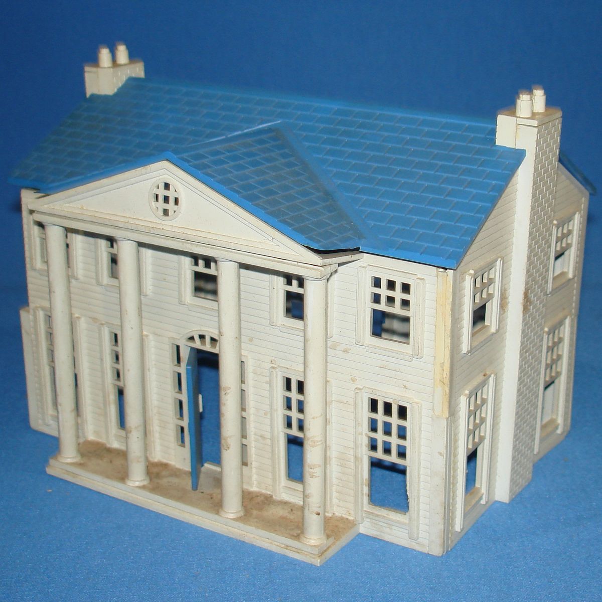 Plasticville U.S.A. Vintage O-Gauge White &amp; Blue Littletown Colonial 