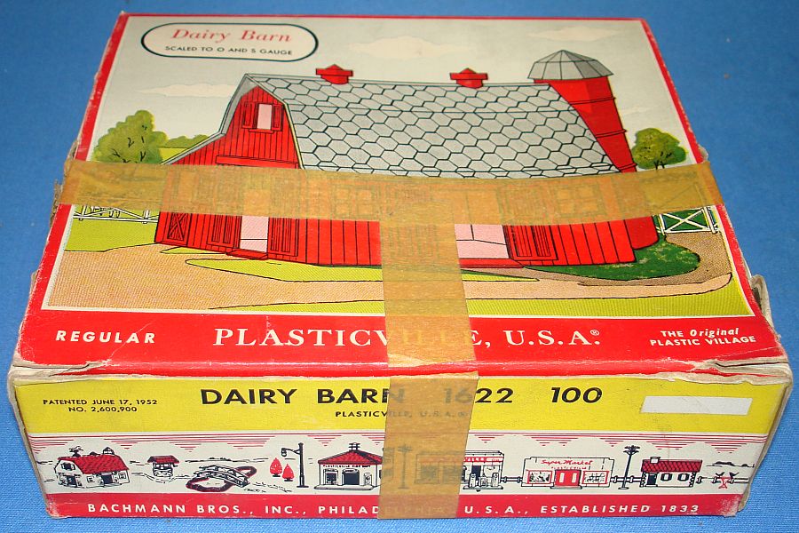 Plasticville U.S.A. Vintage O-Gauge Gray Tuscan Dairy Barn Boxed 1622 Plasticville U.S.A. Vintage O-Gauge Gray Tuscan Dairy Barn Boxed 1622