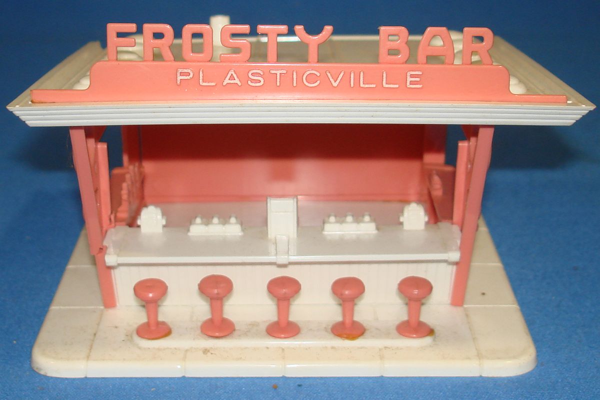 Plasticville U.S.A. Vintage O-Gauge Salmon Frosty Bar Assembled FB-1 Plasticville U.S.A. Vintage O-Gauge Salmon Frosty Bar Assembled FB-1