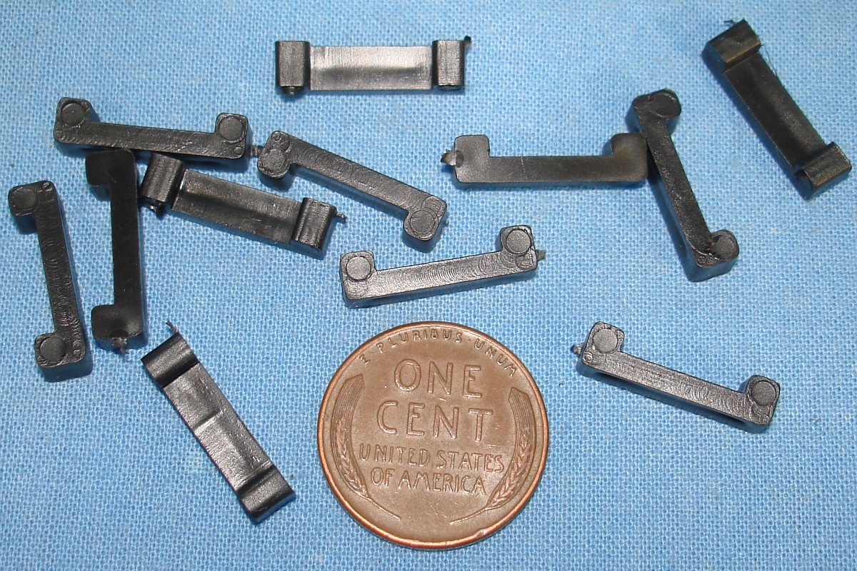AHM Associated Hobby Manufacturers HO Scale Train 12 Plastic Track Clips Loose #2532 AHM Associated Hobby Manufacturers HO Scale Train 12 Plastic Track Clips Loose #2532