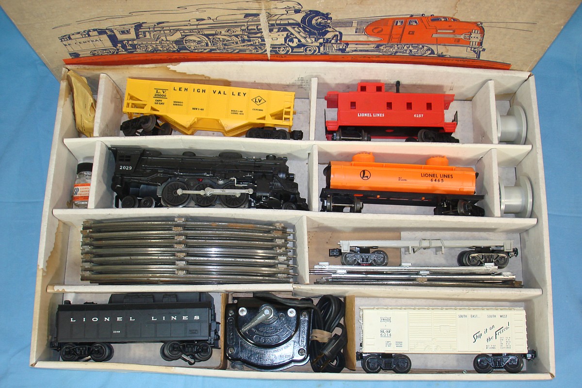 LIONEL LINES 7 UNIT STEAM FREIGHT READY TO RUN TRAIN SET 