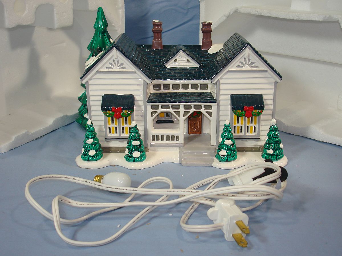 Department Dept 56 The Original Snow Village Retired Grandma`s Cottage 54208 Department Dept 56 The Original Snow Village Retired Grandma`s Cottage 54208