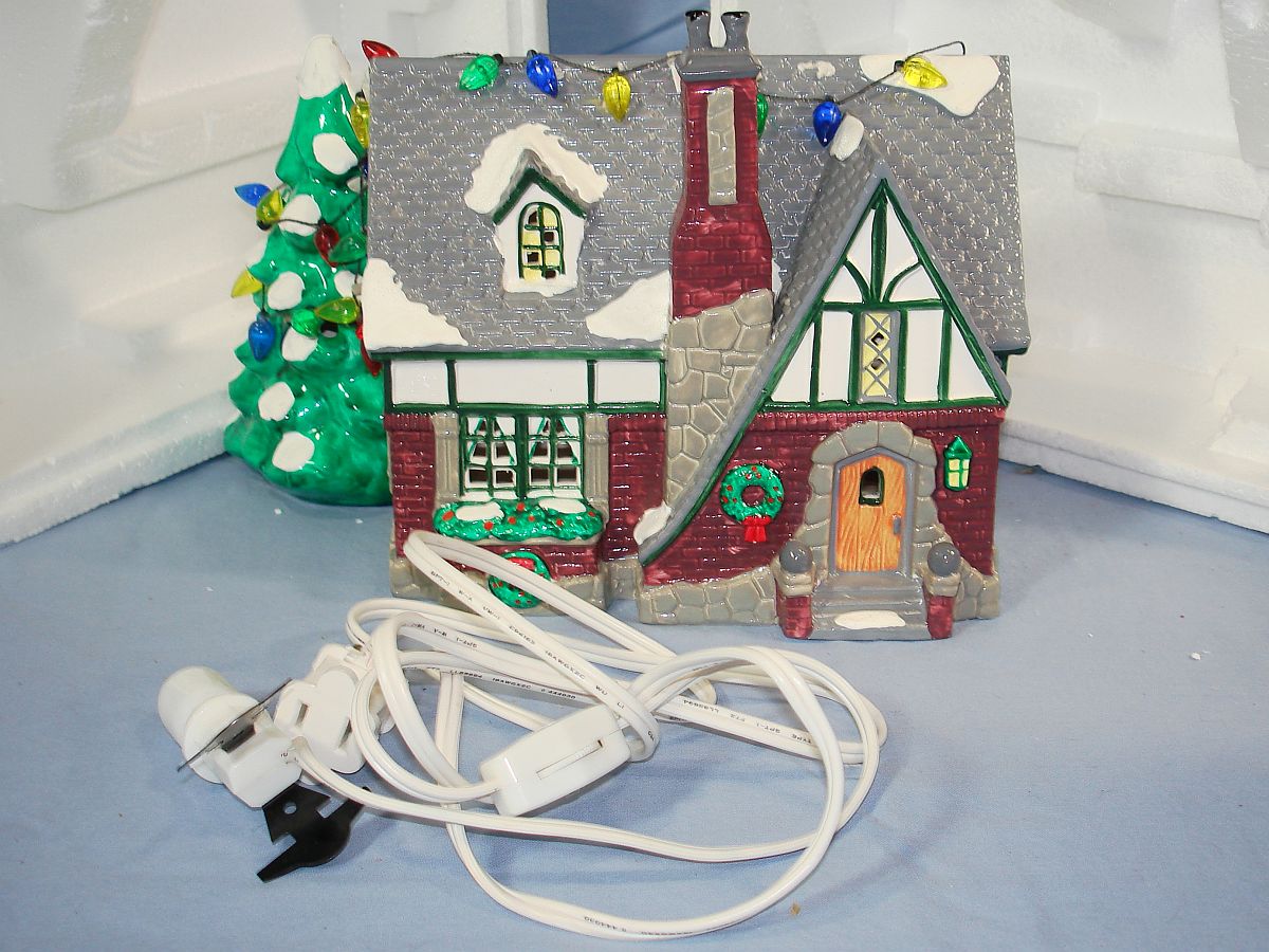 Department Dept 56 The Original Snow Village Retired Oak Grove Tudor 54003 Department Dept 56 The Original Snow Village Retired Oak Grove Tudor 54003
