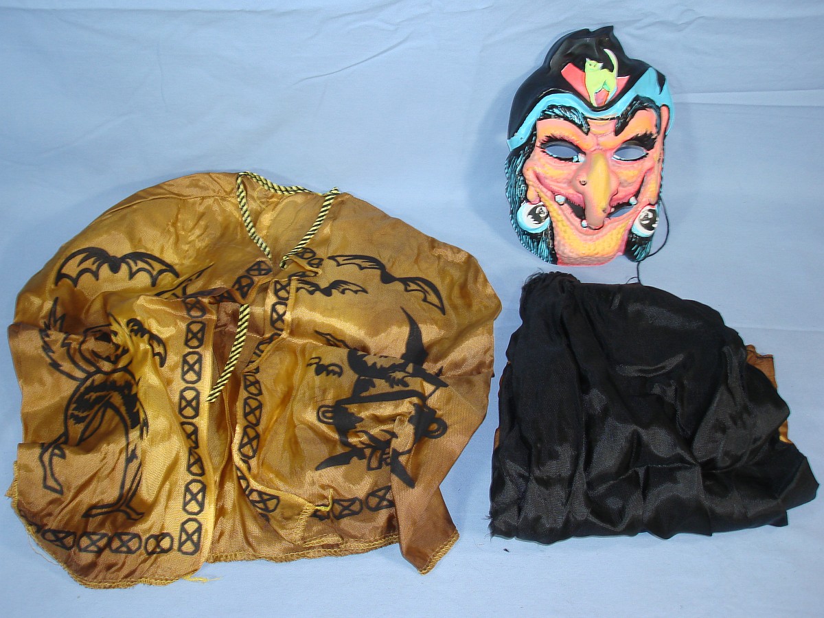 Vintage Halco Witches Halloween Costume Cape Skirt Mask Black Cat Earrings Size 8-10 Vintage Halco Witches Halloween Costume Cape Skirt Mask Black Cat Earrings Size 8-10