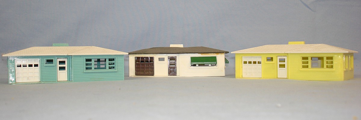 Vintage Plasticville HO Scale Train Layout Scenery Ranch Houses