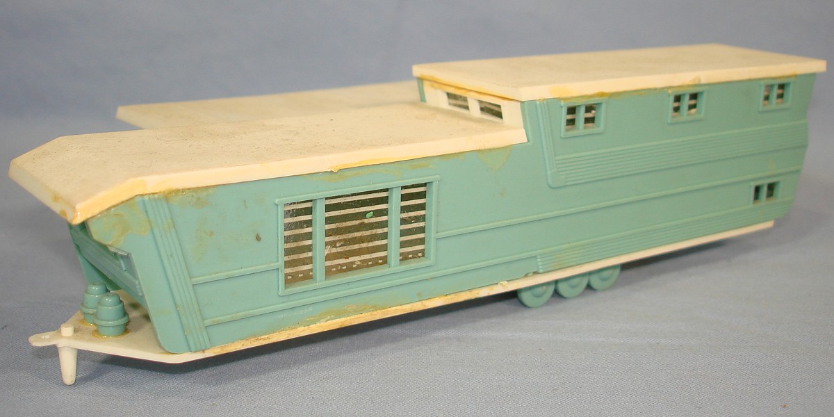 Vintage Trailer Windows 51