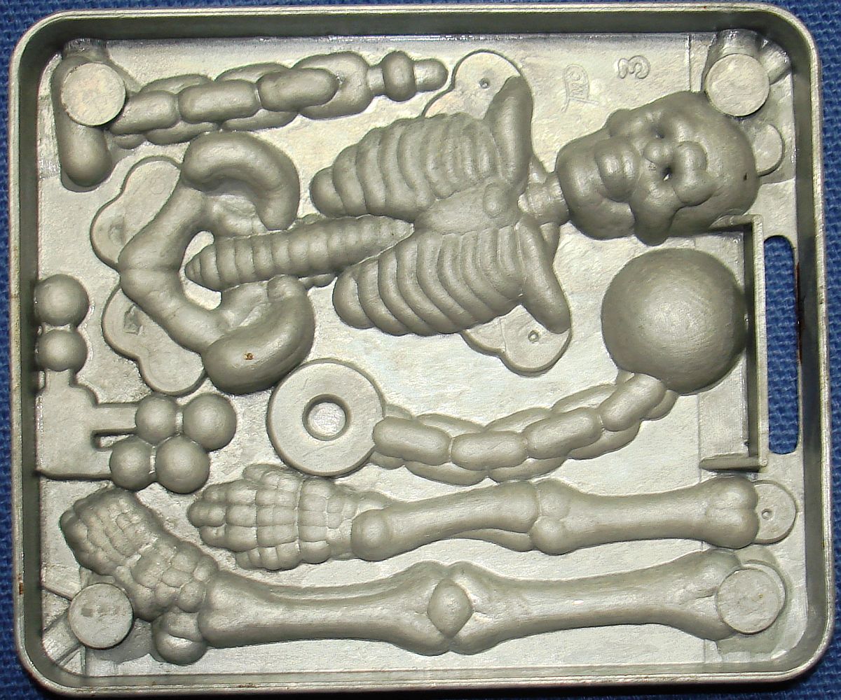 Vintage 1966 Mattel Thingmaker Toy Skeletons Accessory Kit #4495 1 Mold 8 Cavities Base Vintage 1966 Mattel Thingmaker Toy Skeletons Accessory Kit #4495 1 Mold 8 Cavities Base